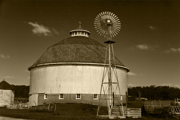 White Round Barn #24